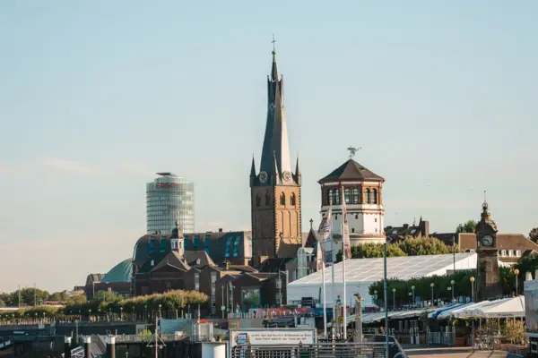 Uitzicht op de oude binnenstad van Düsseldorf