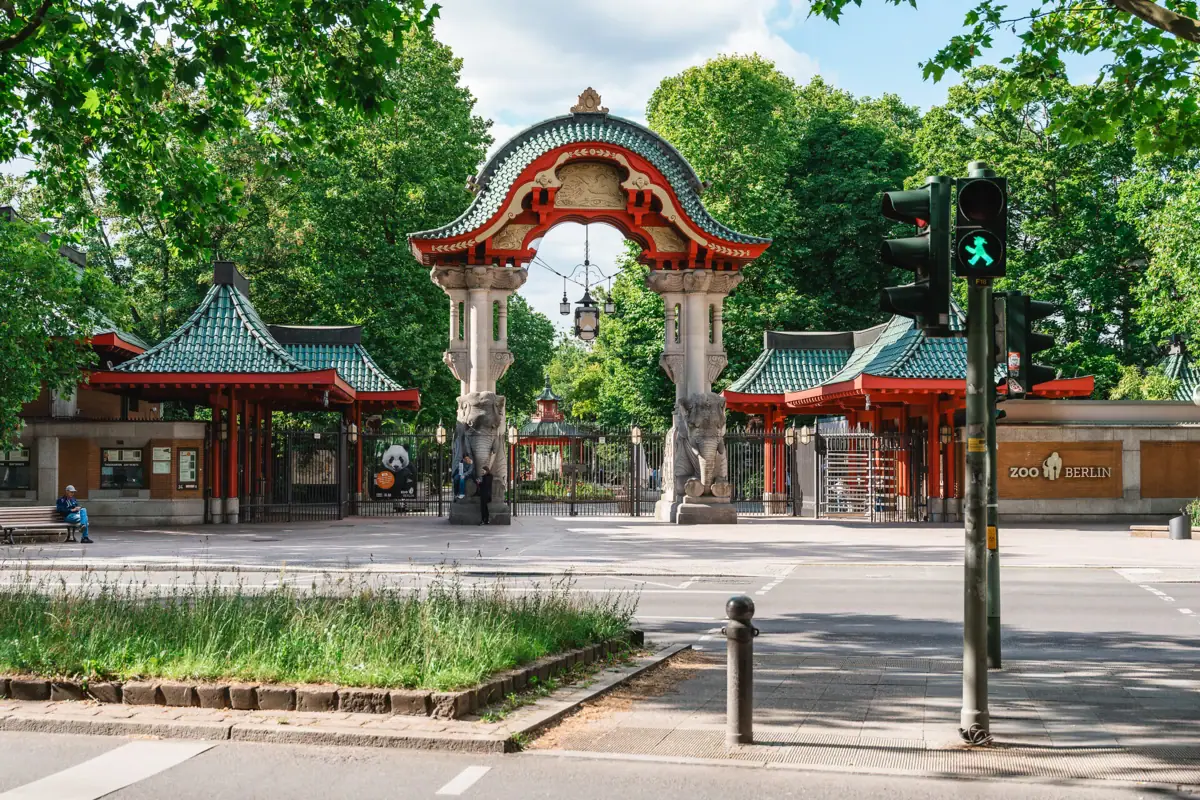 De ingang van de dierentuin van Berlijn.